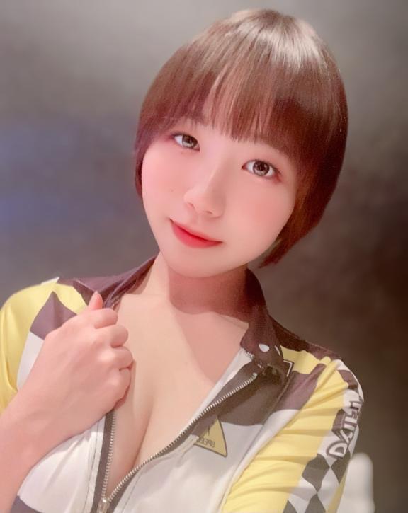 💌胸、感動♡｜写メ日記｜鮎川なお｜新宿 出張エステ 断りきれない美人マッサージ嬢たち