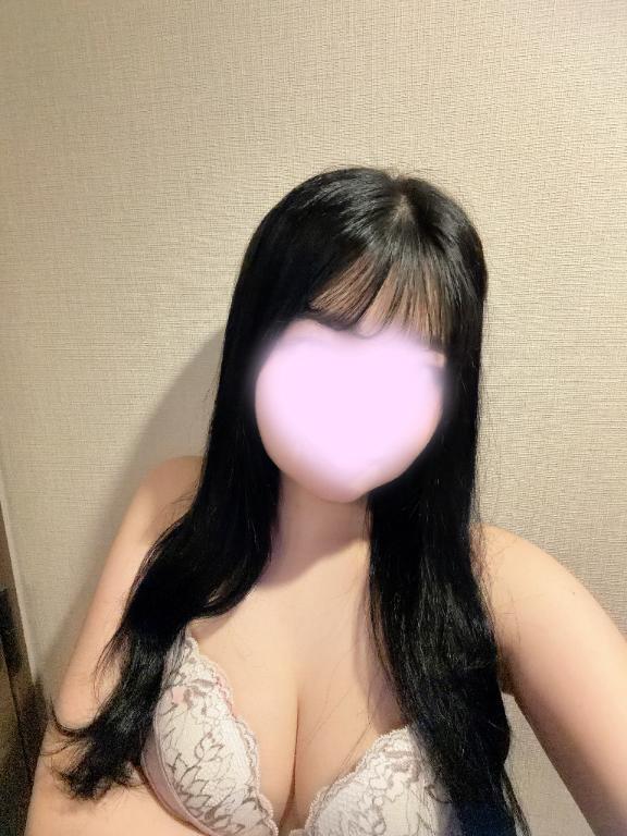 出勤してます🌷｜写メ日記｜上原りあ｜新宿 出張エステ 断りきれない美人マッサージ嬢たち