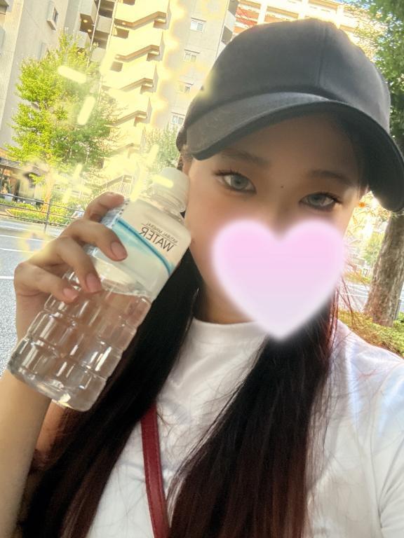 出勤してる🫶｜写メ日記｜安達りん｜新宿 出張エステ 断りきれない美人マッサージ嬢たち