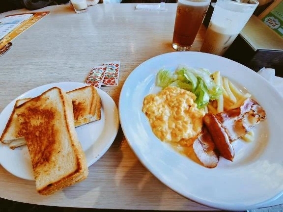 夜勤明けでモーニング☕😃