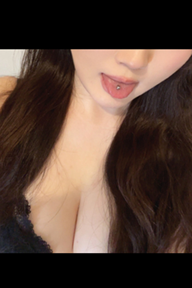 ご主人様こんばんは        電マだいすきなえみりです…(՞ ܸ. .ܸ ՞