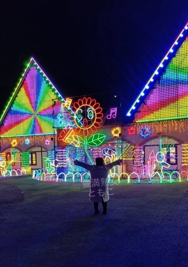 服を着てても豊満ボディー