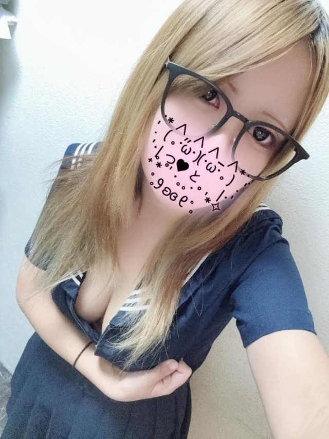 りな出勤してるよ〜♡｜写メ日記｜りな｜新宿 一般デリヘル とある風俗店やりすぎさーくる新宿大久保店