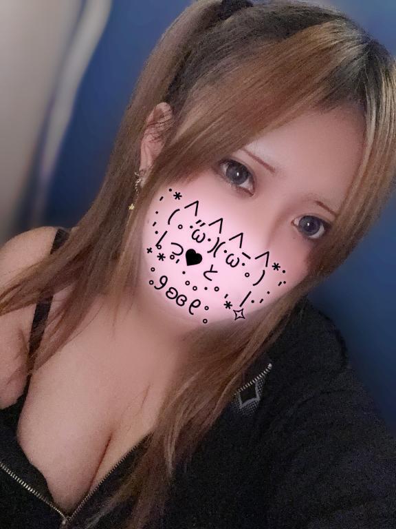 りな出勤中｜写メ日記｜りな｜新宿 一般デリヘル とある風俗店やりすぎさーくる新宿大久保店