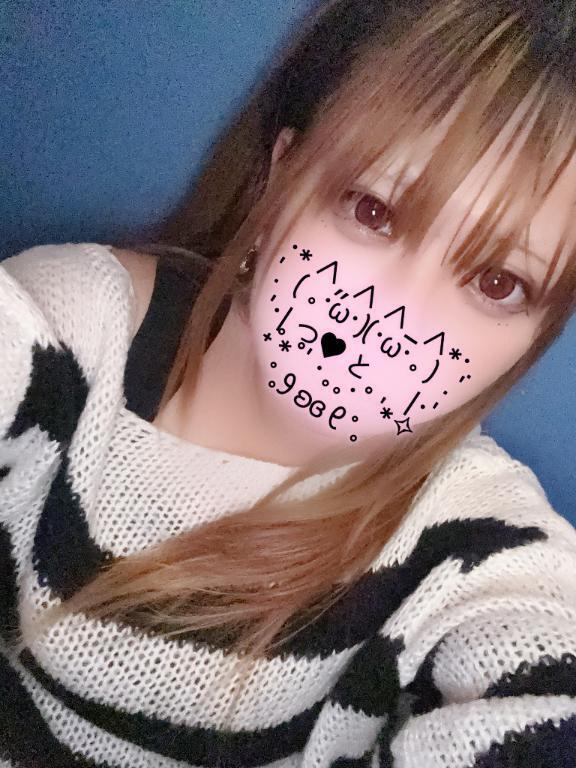 りな出勤してるよ｜写メ日記｜りな｜新宿 一般デリヘル とある風俗店やりすぎさーくる新宿大久保店