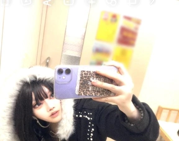 黒髪です(今日出勤です)｜写メ日記｜あい｜新宿 一般デリヘル とある風俗店やりすぎさーくる新宿大久保店