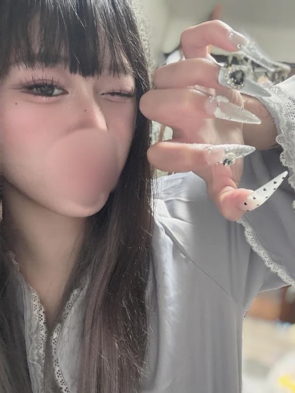 ねぇしりとりしよ？｜写メ日記｜しおん｜新宿 一般デリヘル とある風俗店やりすぎさーくる新宿大久保店