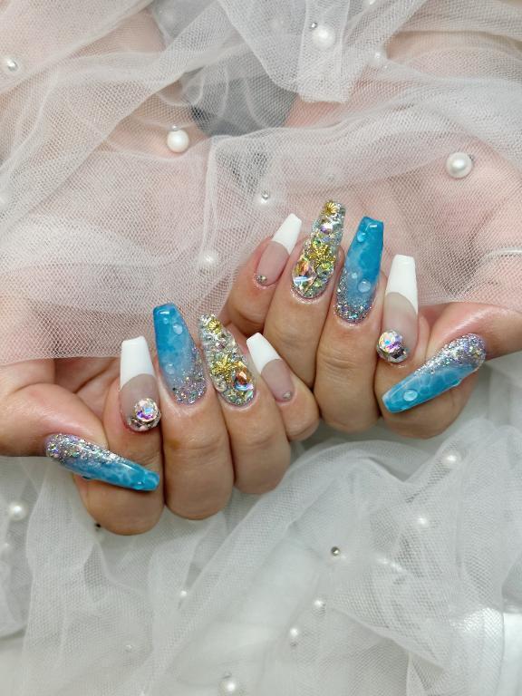 new nails🩵｜写メ日記｜れいさ｜新宿 一般デリヘル とある風俗店やりすぎさーくる新宿大久保店