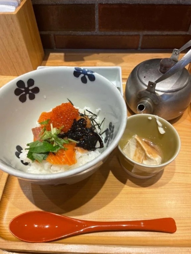 とほほほほほ( ((ヽ´ω`)