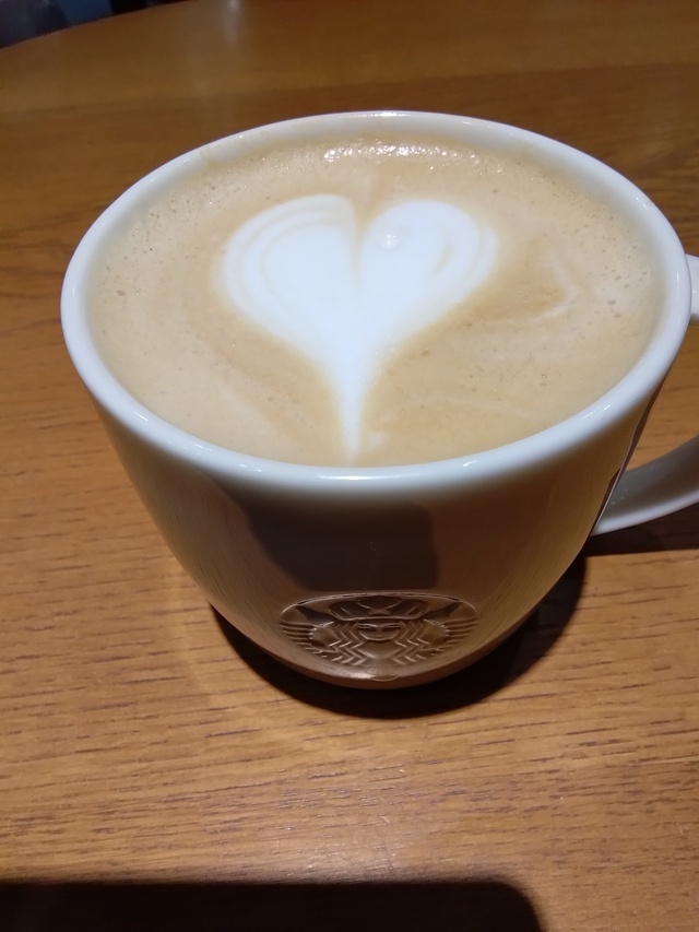 春近し寒きが中に陽の匂う