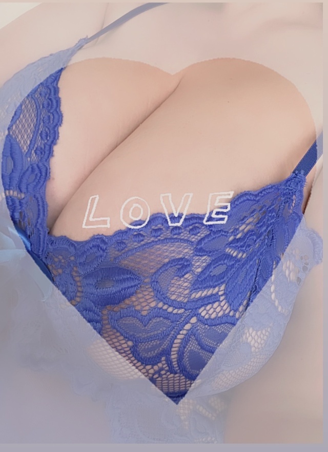 青