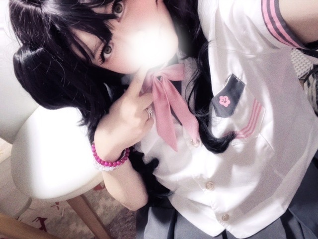 新しいセーラー服着ました♪