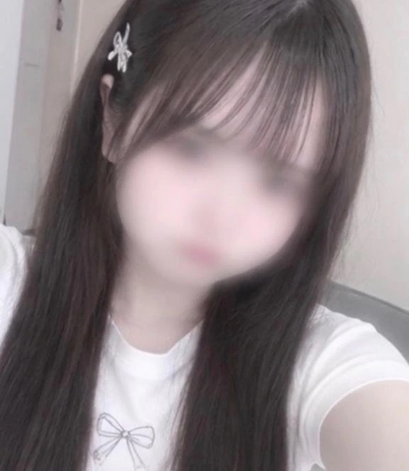 チャームポイントはしろふわな肌♡