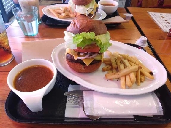BENIYA kitchen　BENIYAバーガー｜写メ日記｜えま｜新宿 人妻デリヘル 完熟ばなな 新宿