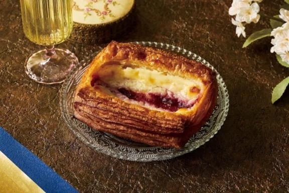 アンデルセン　ベリーとクリームチーズのデニッシュ