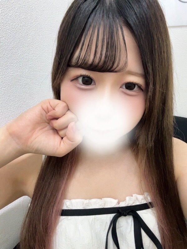 三留リカ