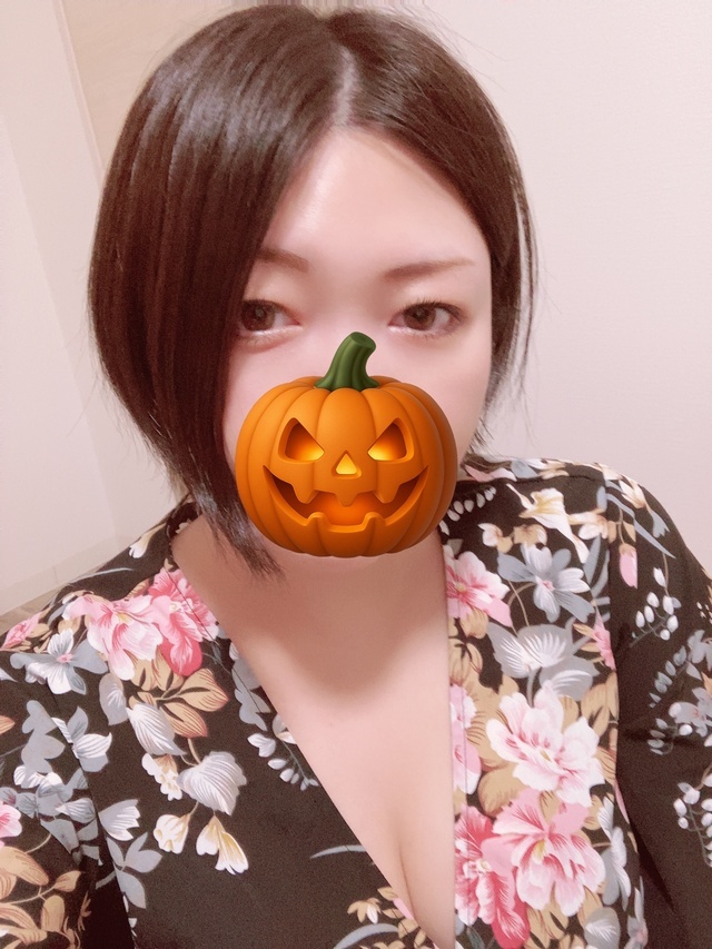 22時まで居ます〜❣️｜写メ日記｜まこと｜鶯谷 人妻デリヘル 熟女パラダイス鶯谷店