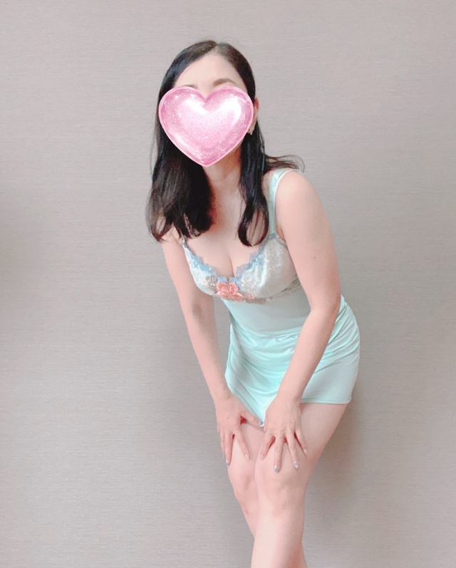 ジメジメ気分を、爽やかな笑顔に…✨|写メ日記|まり|鶯谷 人妻デリヘル 性腺熟女100%鶯谷(デリヘル市場)