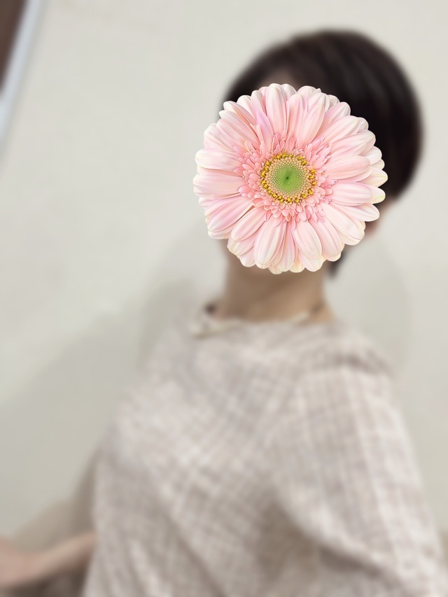 あやです