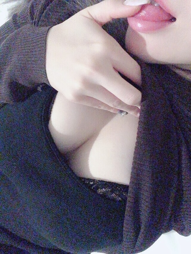 天然Iカップが出勤します。触りに来てください｜写メ日記｜体験入店 ももか｜鶯谷 韓国デリヘル ノーブル園