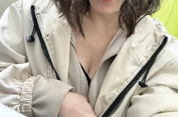 室内は暑いかも｜写メ日記｜叶絵（かなえ）｜品川・五反田 人妻デリヘル 不倫快感